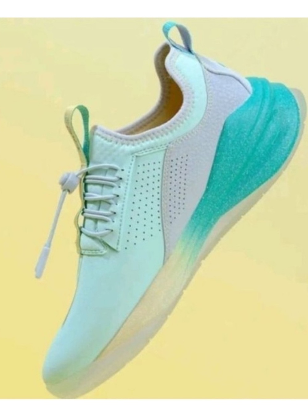 NEW Clove Apple Jade Green Sneakers Healthcare Size 10.5